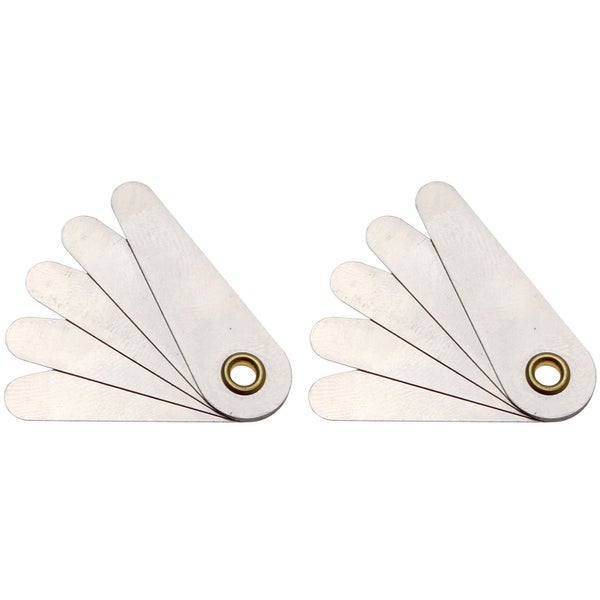 Zwei Fühlerlehren aus Metall