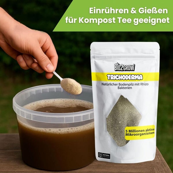 Komposttee-Zubehör mit Trichoderma, geeignet zum Einrühren und Gießen, bestehend aus einem Eimer mit Flüssigkeit und einer Verpackung mit Bodenpilz