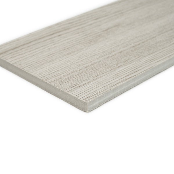 Fliese in Holzoptik für Wand- und Bodenbeläge