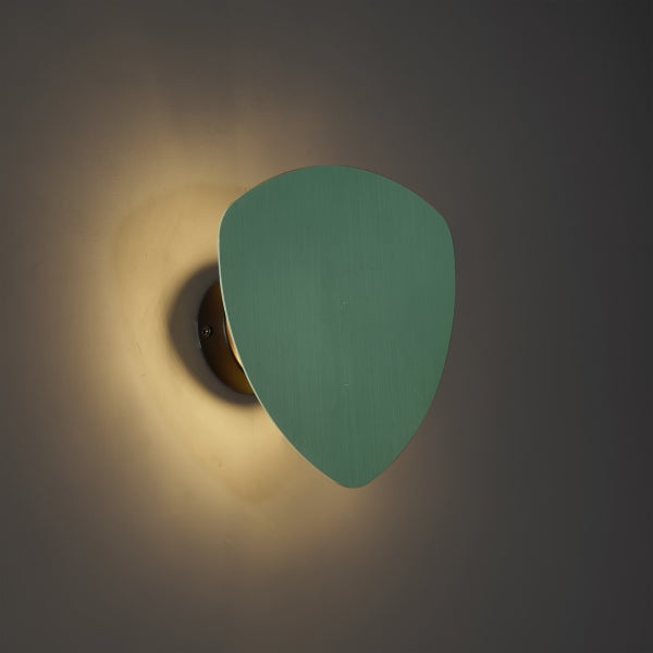 Grüne Wandleuchte mit unregelmäßiger Form