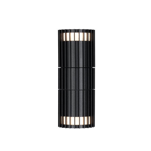 Zylindrische Außenwandleuchte in Schwarz mit gerippter Oberfläche und Lichtauslass oben sowie unten.