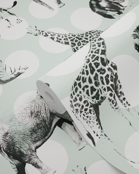 Tapetenrolle mit Tierdruck und Punktmuster