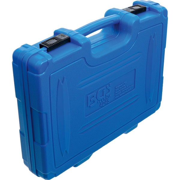 Werkzeugkoffer mit verschiedenen Steckschlüsseln und Bits