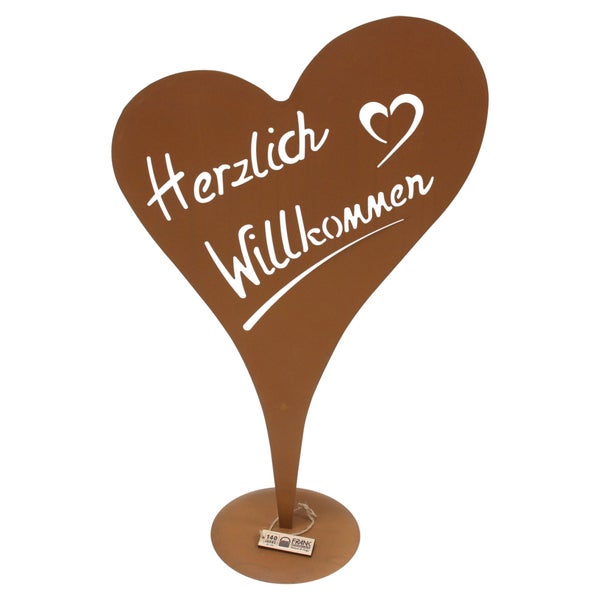 Herz aus Metall in Rostoptik auf rundem Standfuß mit dem Schriftzug Herzlich Willkommen.