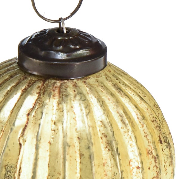 Dekorative Baumkugel mit Rillenmuster für festliche Dekorationen