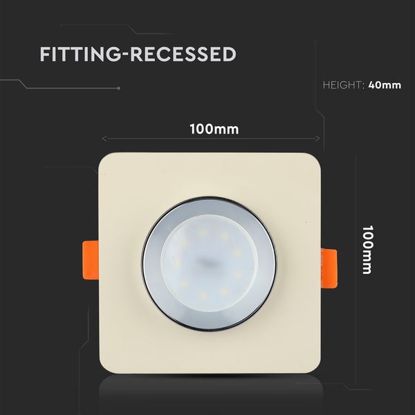 Quadratischer LED-Einbaustrahler, Maße 100 mal 100 Millimeter, Höhe 40 Millimeter.