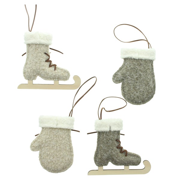 Weihnachtsbaumschmuck aus Filz in Form von Schlittschuhen und Fäustlingen