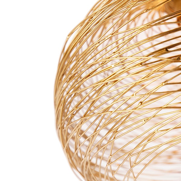 Detailansicht einer Drahtlampe