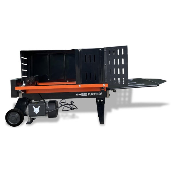 FUXTEC liegender Holzspalter in Schwarz und Orange mit 7 Tonnen Spaltkraft, Schutzabdeckung, Elektromotor und Transporträdern.
