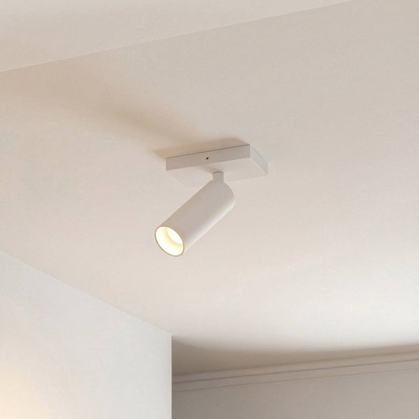 Deckenleuchte mit einem Lichtpunkt zur Montage an der Decke