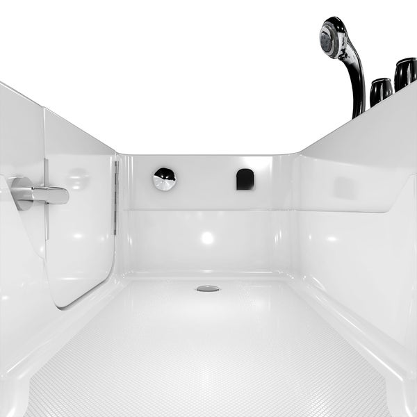 Innenansicht einer Badewanne mit Tür für barrierefreies Baden