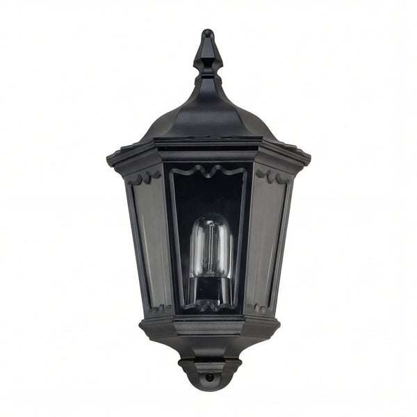 Schwarze Aussenwandleuchte im Laternenstil mit Glühbirne