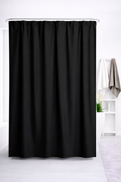 Schwarzer Duschvorhang im Badezimmer