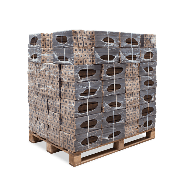 Holzbriketts auf Palette, verpackt in Folie