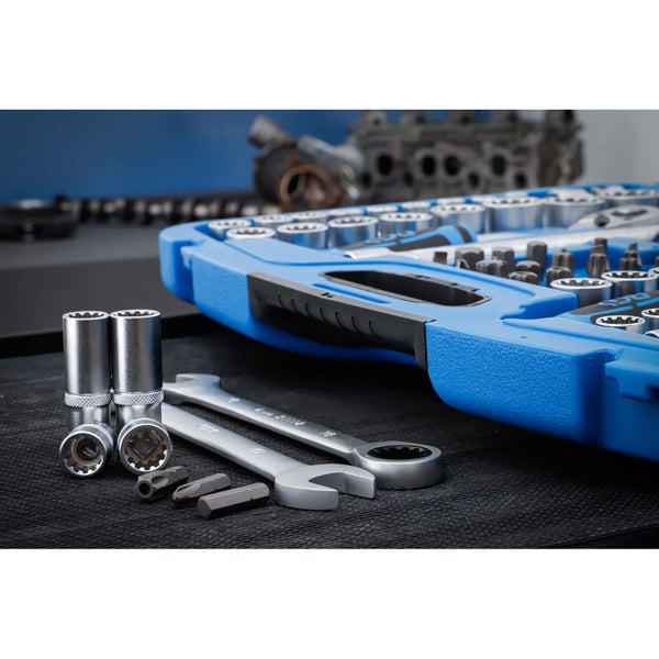 Werkzeugkasten mit Steckschlüsseleinsätzen, Schraubenschlüsseln und Bits