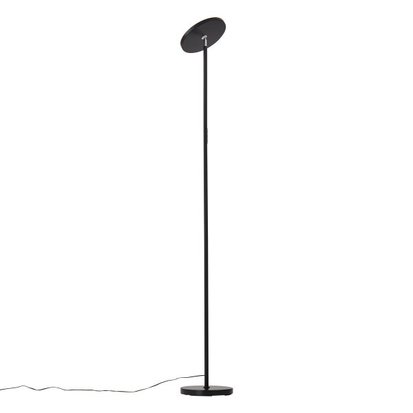 Schwarze Stehleuchte aus Metall mit rundem Fuß und verstellbarem flachem Kopf.