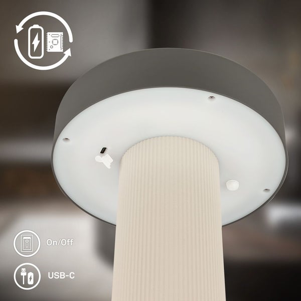 Unteransicht einer Tischleuchte mit USB-C-Anschluss, Ein-Aus-Schalter sowie Symbolen für Akku und Memory-Funktion.