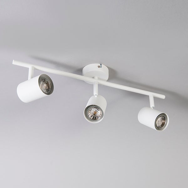 Deckenleuchte mit drei Strahlern