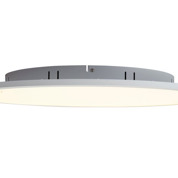 Flache, runde LED-Deckenleuchte mit Metallrahmen und Kunststoffdiffusor.