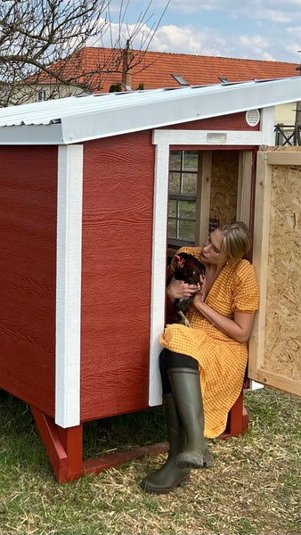 Großer Hühnerstall EZ Chicken Home 2,85m²  188 x 152 x 184 cm Rot hergestellt in EU