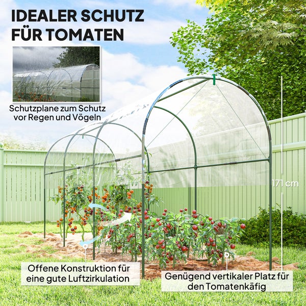 Transparentes Foliengewächshaus als Tunnel über einem Hochbeet aus Holz mit Tomatenpflanzen im Garten.