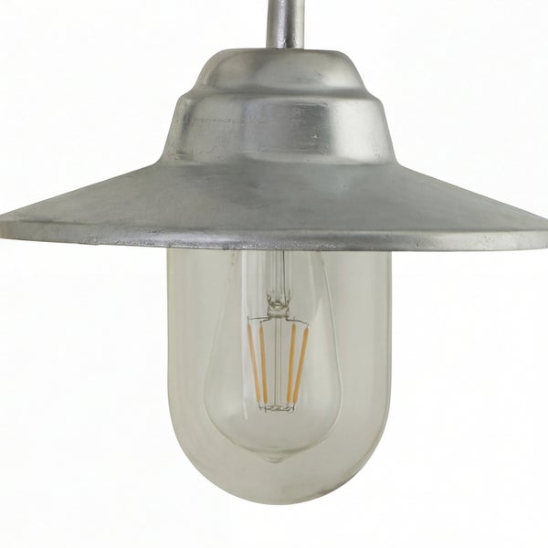 Hängelampe mit Lampenschirm und Glühbirne