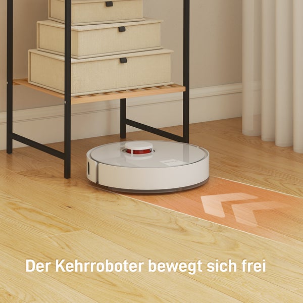 Weißer Dreame Saugroboter navigiert auf hellem Holzboden neben einem schwarzen Metallregal mit beigen Aufbewahrungsboxen.