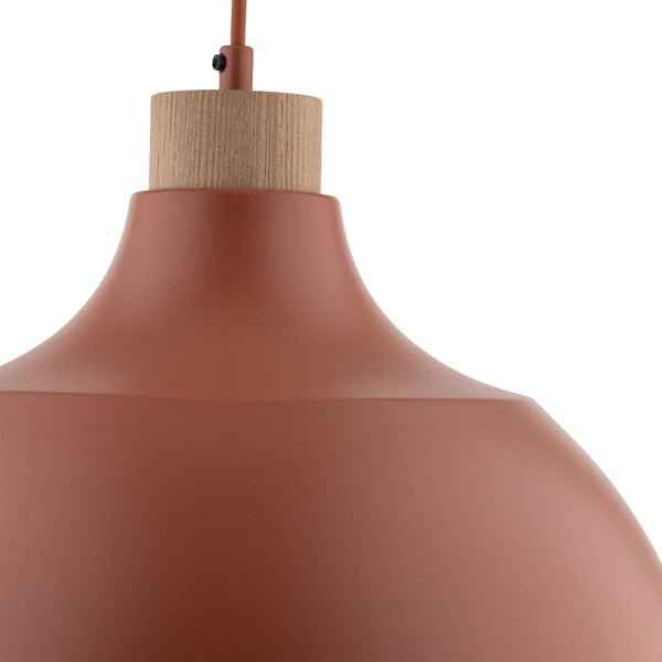 Detailaufnahme einer Pendelleuchte mit Holzelement