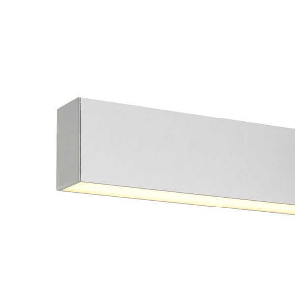 Moderne LED Wandleuchte in rechteckiger Form mit direkter Lichtabgabe