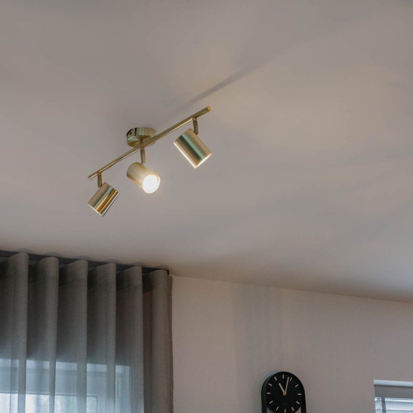 Deckenleuchte mit drei Strahlern