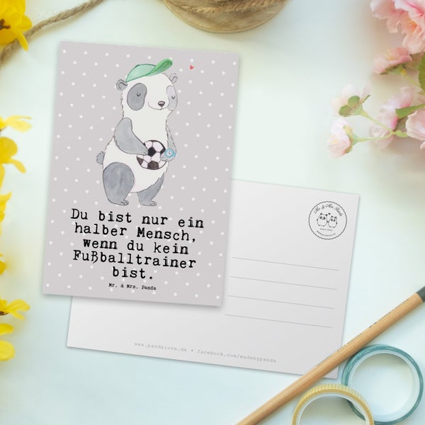 Mr. & Mrs. Panda Postkarte Fußballtrainer Herz - Grau Pastell