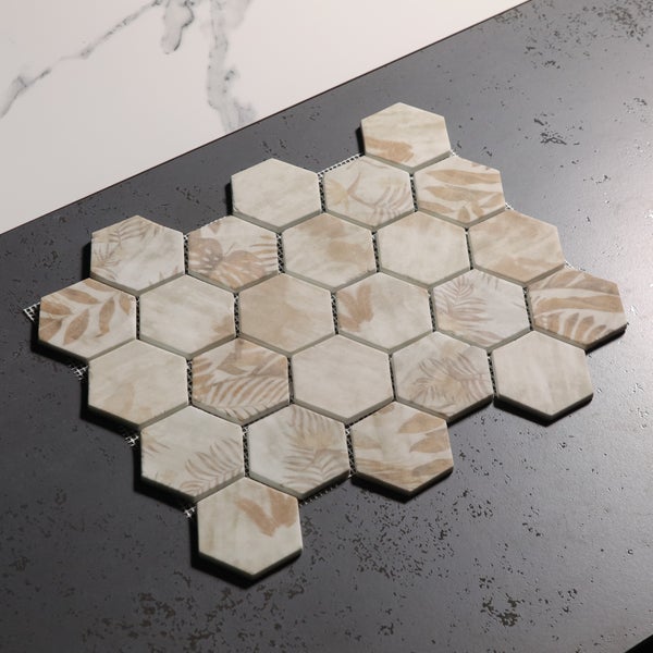 Illustration von sechseckigen Fliesen mit Abmessungen