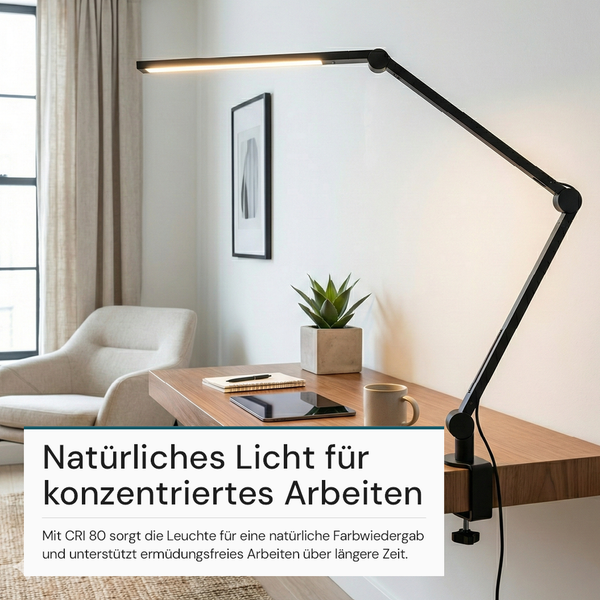 Schreibtisch mit schwenkbarer LED-Klemmleuchte