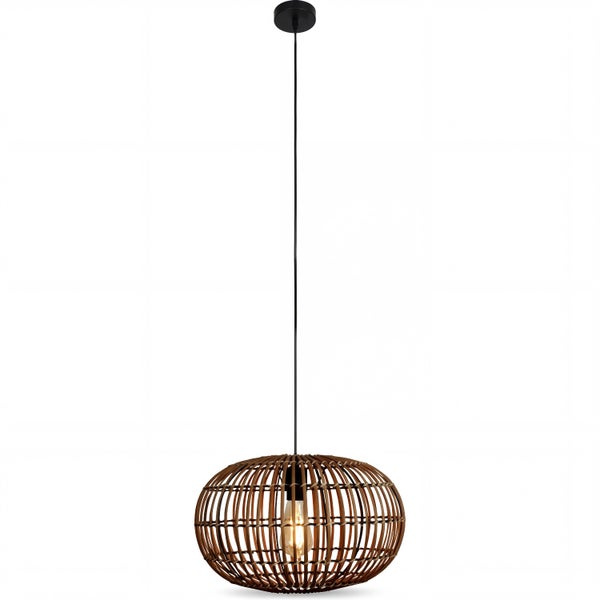 Pendelleuchte mit ovalem Schirm aus braunem Bambusgeflecht und schwarzem Kabel.