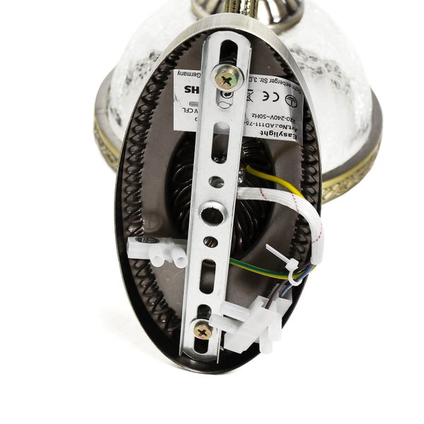 Detailansicht der Befestigung einer Lampe