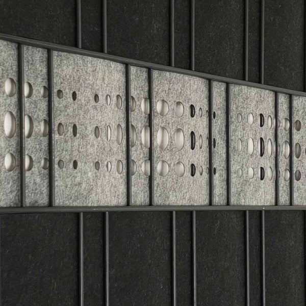 Dekorative Wandgestaltung mit Lochmuster