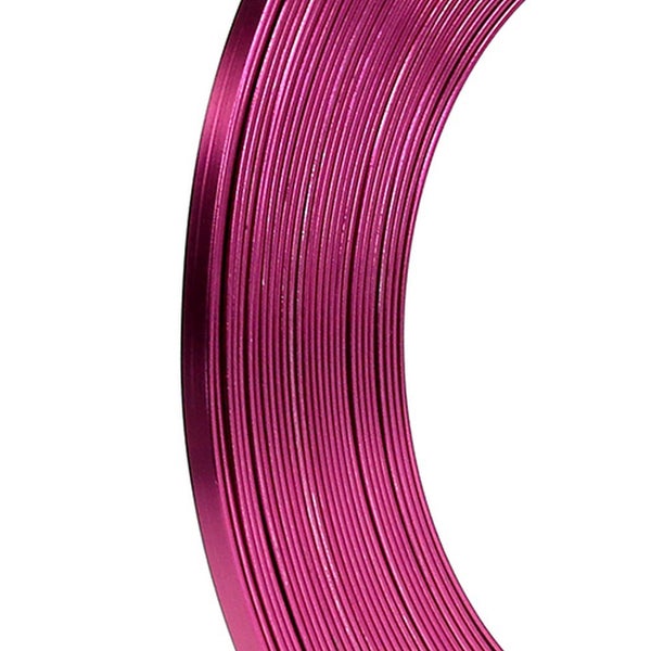 Rosa Aluminiumflachdraht auf Rolle für Bastelarbeiten und Dekorationen.