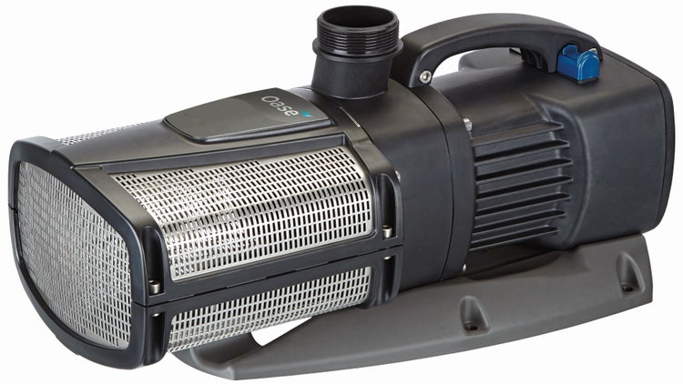 Oase Teichpumpe für Filter und Bachläufe mit großem Edelstahlsieb und Tragegriff.