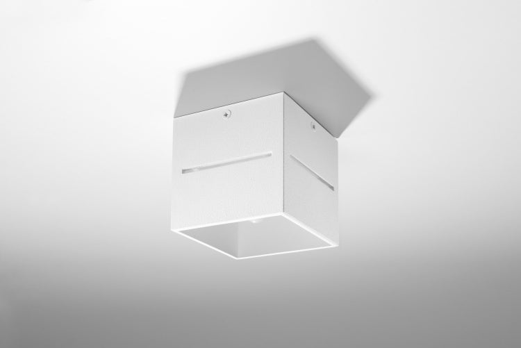 Kubische Deckenleuchte aus Metall mit Lichtschlitzen