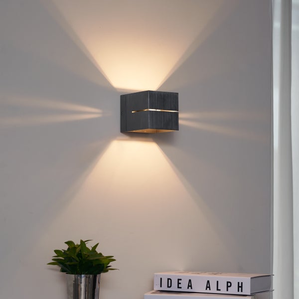 Moderne Wandleuchte in Gunmetal-Optik mit Lichteffekt - Transfer Groove