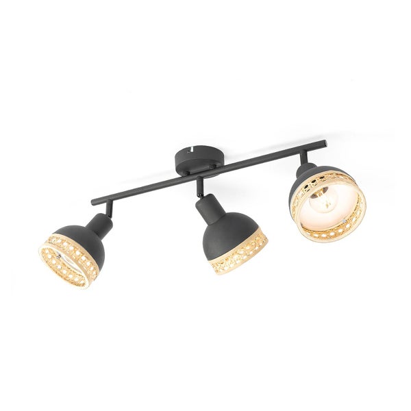 Deckenleuchte mit drei Strahlern und Lampenschirmen mit Rattanmuster