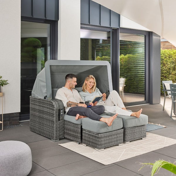 Home Deluxe - Strandkorb HOLBY - 160 x 69 x189 cm - per Gasdruckfeder herausfahrende Sitzplätze I Gartenliege Louneginsel Volllieger