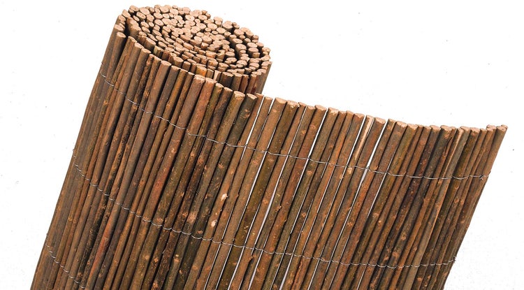 Rollzaun aus Naturweide für den Garten