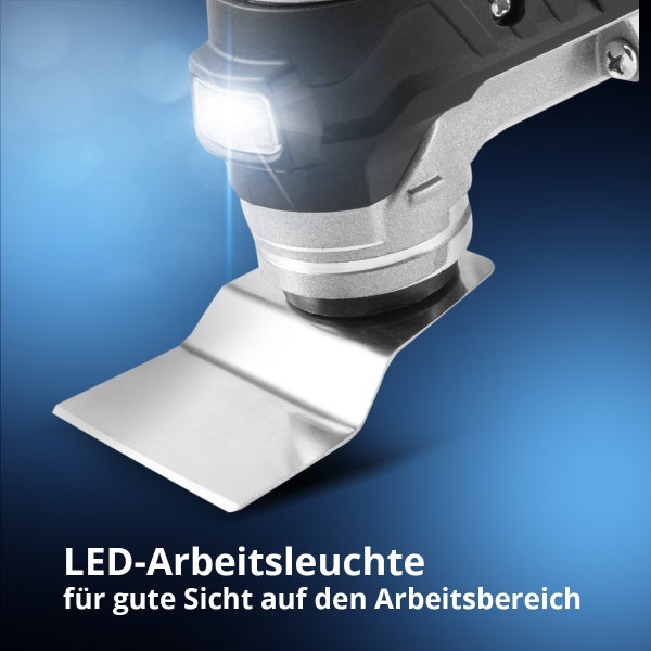 Multifunktionswerkzeug mit eingeschalteter LED-Arbeitsleuchte und Schaber-Aufsatz für optimale Sicht auf den Arbeitsbereich.