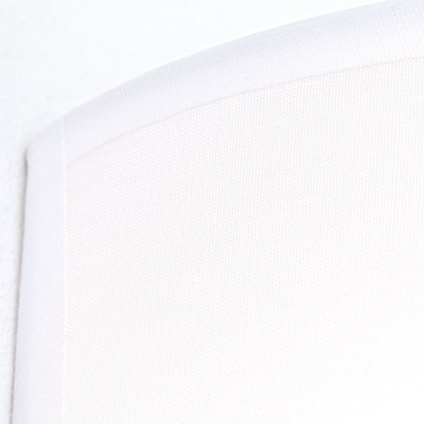 Detailansicht eines Lampenschirms aus textilem Material.