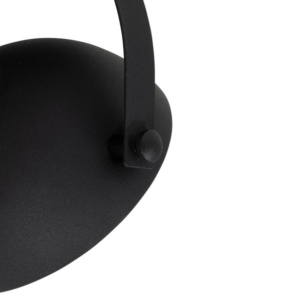 Detailaufnahme eines schwarzen Deckenspots