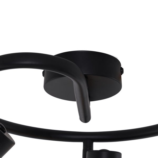 Detailansicht einer Deckenleuchte aus Metall