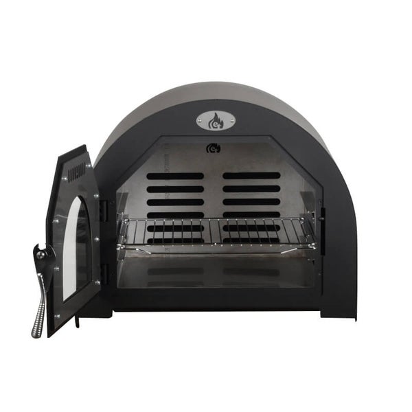 Schwarzer gewölbter Außenofen mit offener Glastür, Grillrost im Inneren und Logo mit Flammensymbol.