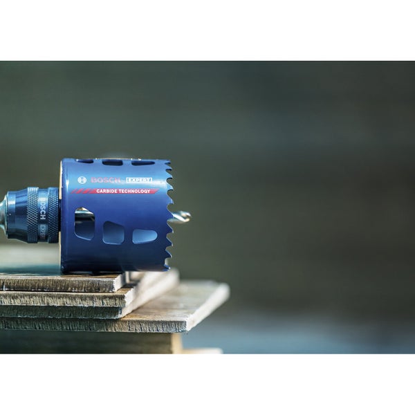 Bosch Expert Lochsäge mit Hartmetalltechnologie auf Holz