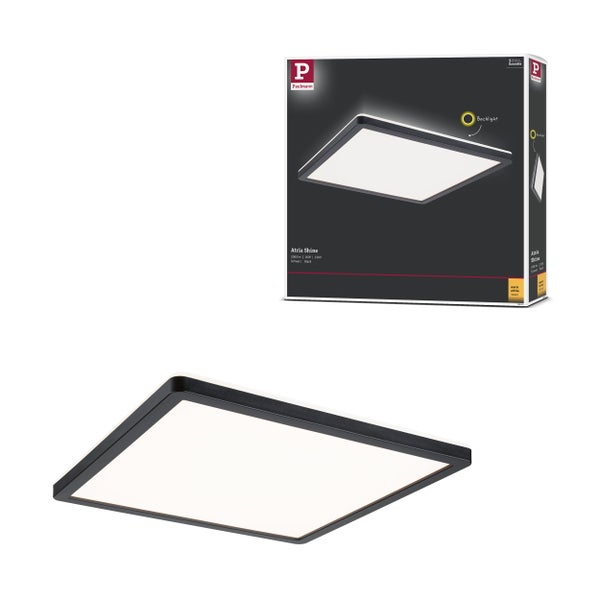Wohnraum mit Atria Shine Deckenleuchten mit Backlight Technik für schwebende Optik und neutralweißem Licht mit 4000 Kelvin.